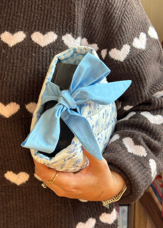 Buchtasche (Blue roses)