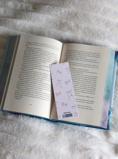 Lesezeichen mit pinken Schleifen "mentally, I'm at the bookstore"