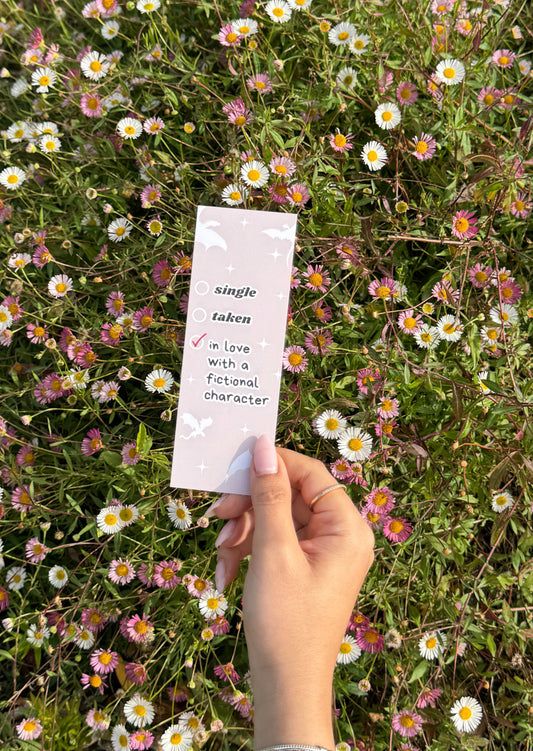 Lesezeichen beige Fantasy "single, taken, in love with a fictional character"