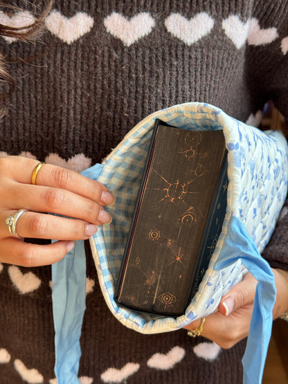 Buchtasche (Blue roses)