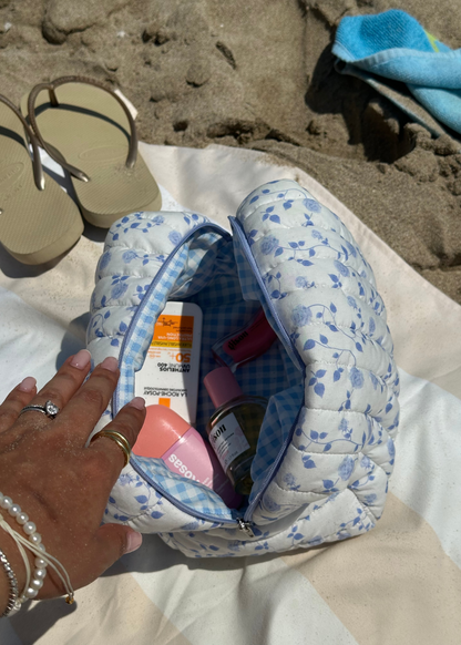 Beauty Bag "Blue Roses"